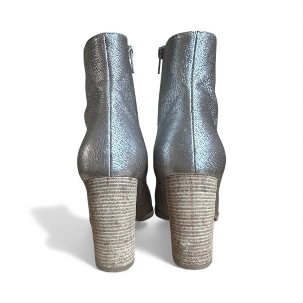 Christian Louboutin Adox Metallic boots
RETAIL 1,595 - Picture 6 of 8
